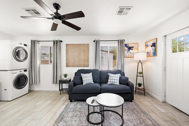 Building Photo - 2309 W Colter St