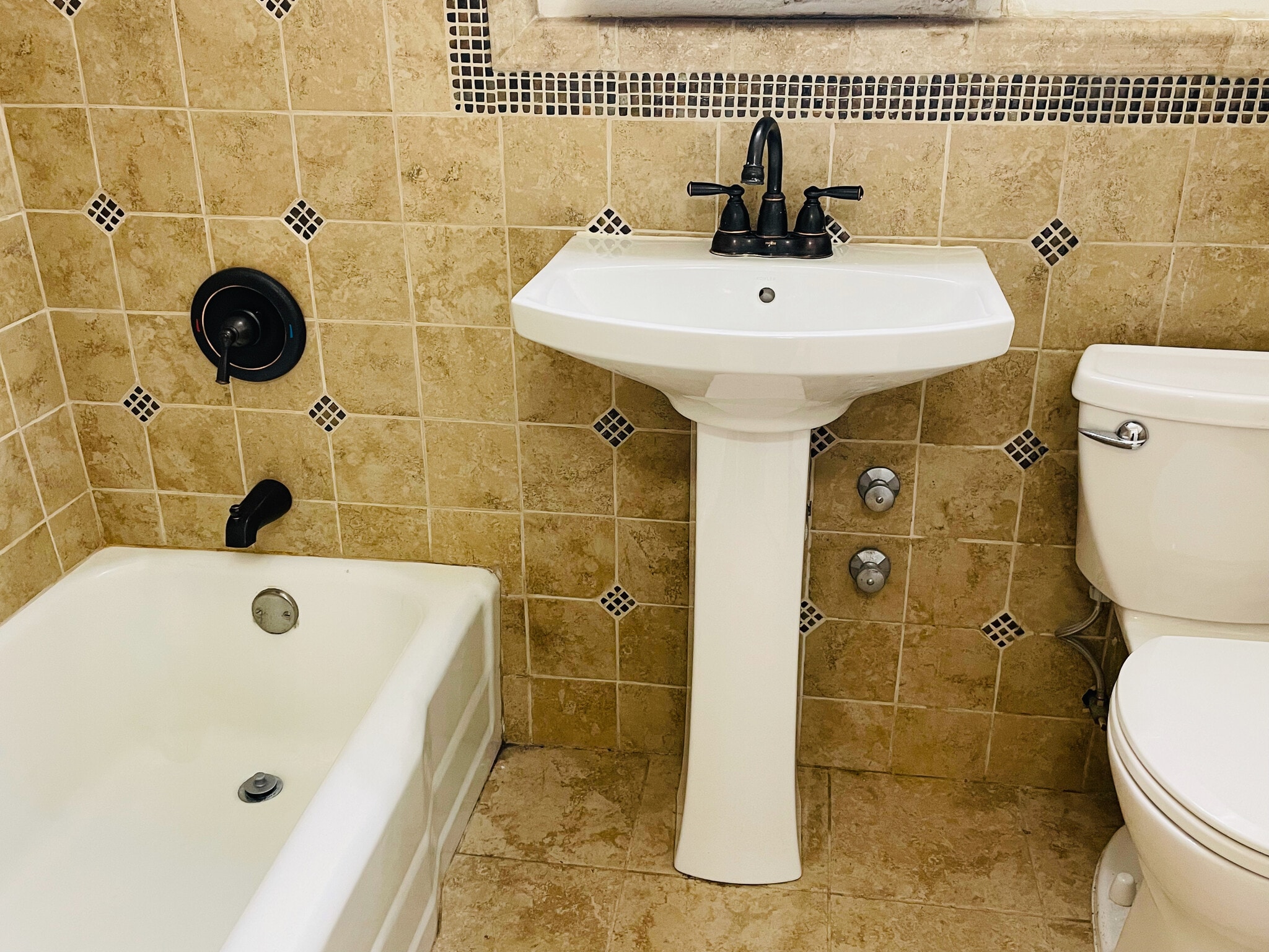 Building Photo - 10 Huron Ave