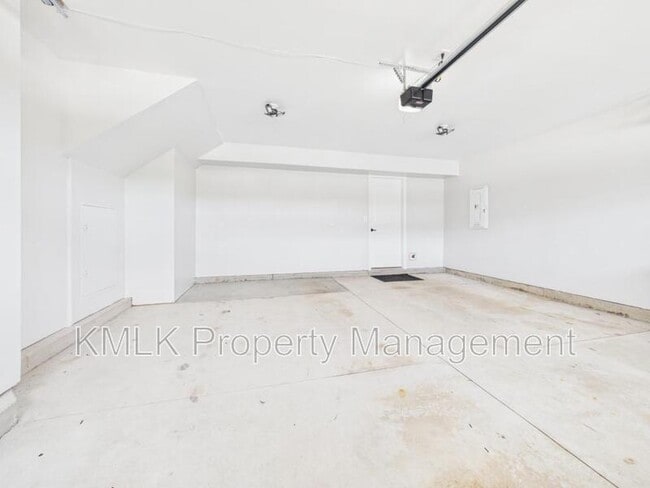 Building Photo - 4037 N Steels Cir