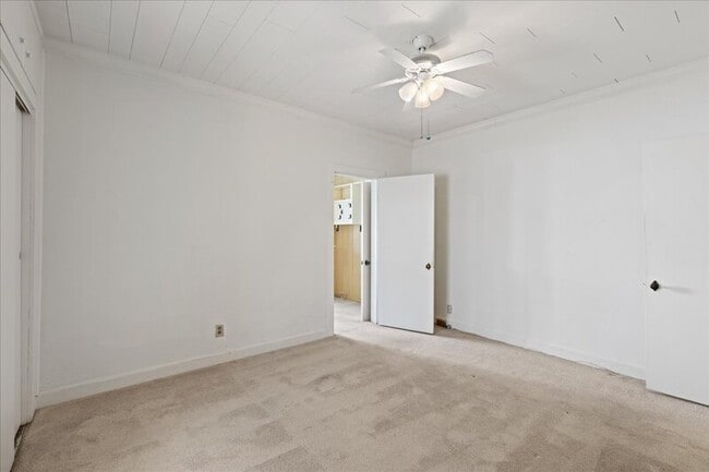 Building Photo - 309 S River Walk