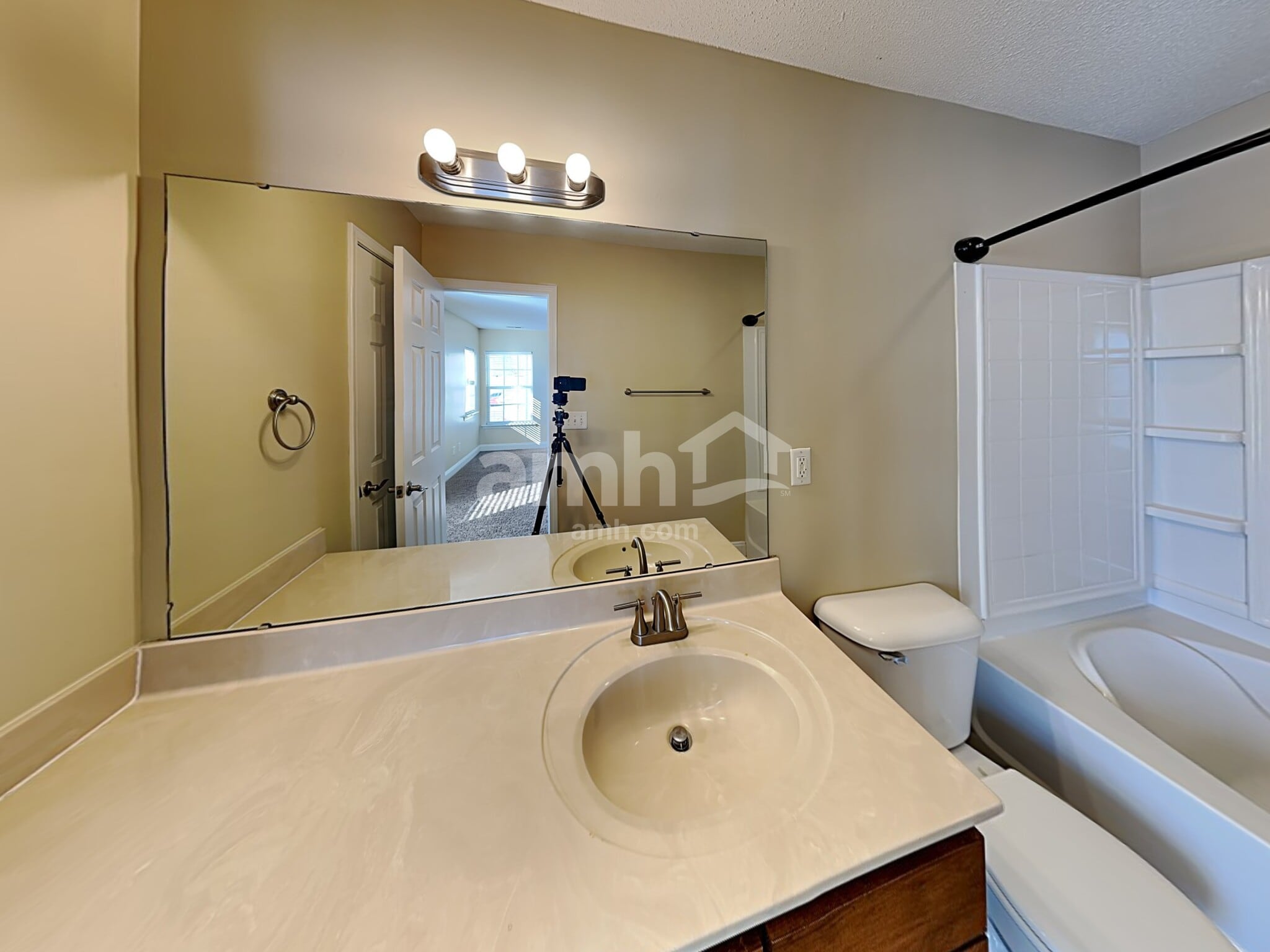 Building Photo - 6017 Namozine Ct