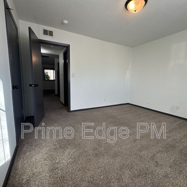 Building Photo - 1109 N 28th St