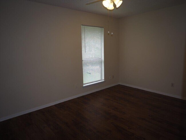 Building Photo - 124 Hillside Dr