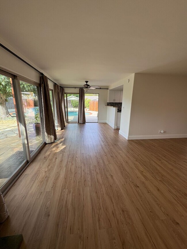Building Photo - 1105 Del Nido Ct
