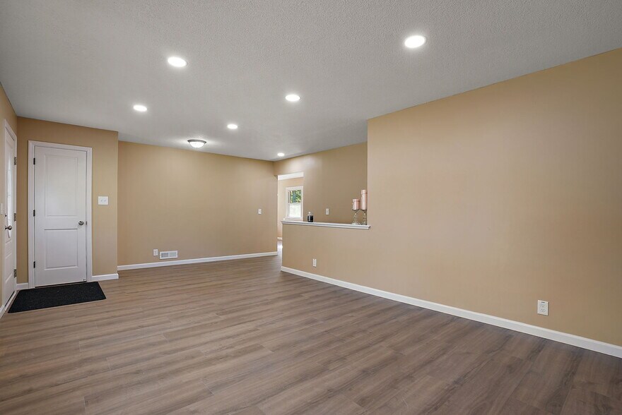 Building Photo - 7961 59th Ave N