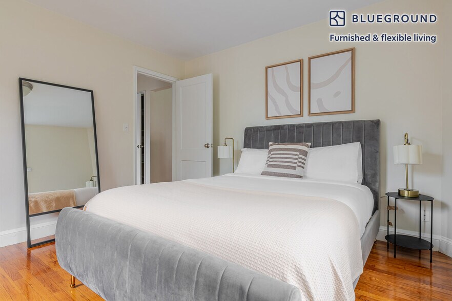 Building Photo - 264 Harvard St