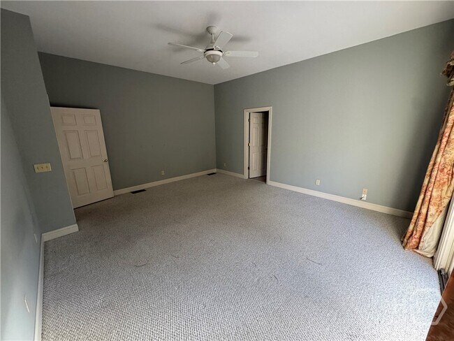 Building Photo - 2 Wakefield Pl