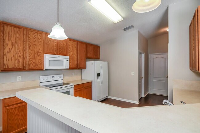 Building Photo - 1814 Hollow Glen Dr