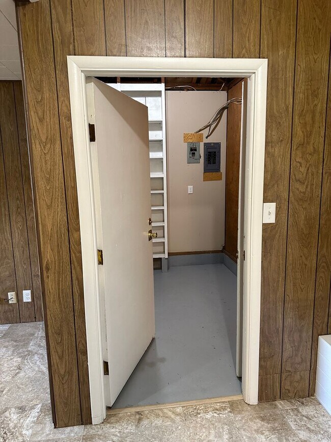 Building Photo - 4 bedroom, 1 bath Country Home for rent!  MOVE IN SPECIAL!