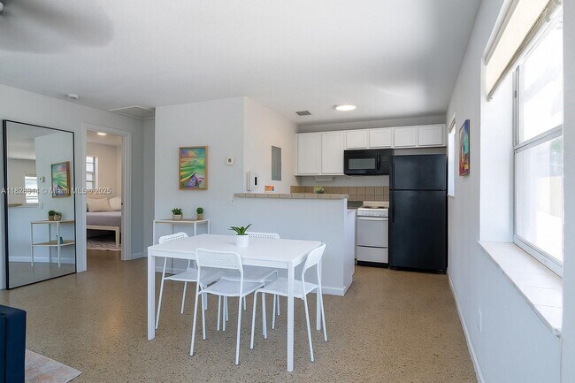 Building Photo - 605 SW 14th Terrace