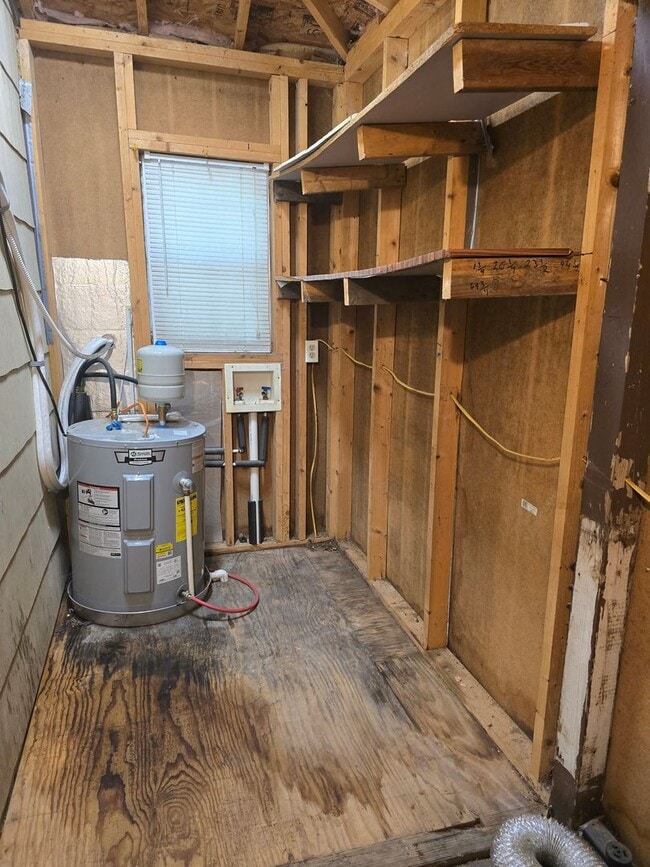 Building Photo - NEW LISTING!!!!!