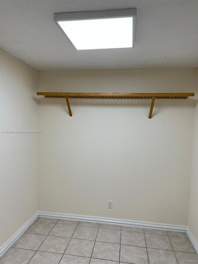 Building Photo - 1300 Moffett St