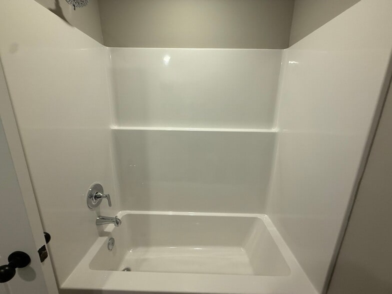 Building Photo - 116 Madisonville Dr