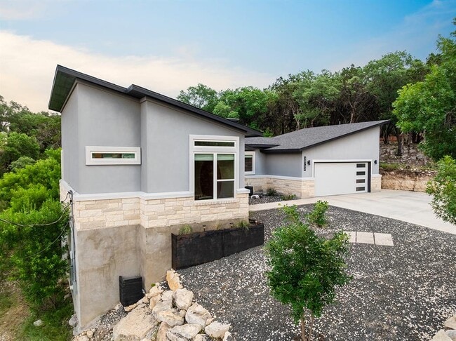 Building Photo - 20702 Post Oak Dr