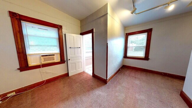 Building Photo - 2319 Sauer Ave