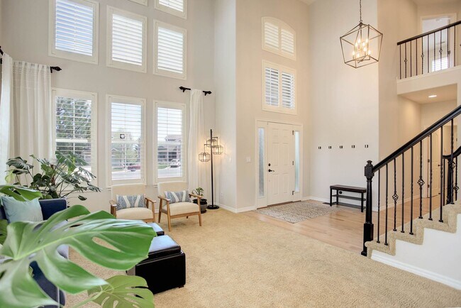 Building Photo - Gorgeous home within the prestigious priva...
