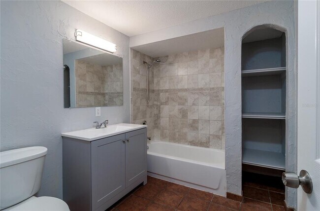 Building Photo - 269 E Tarpon Blvd NW