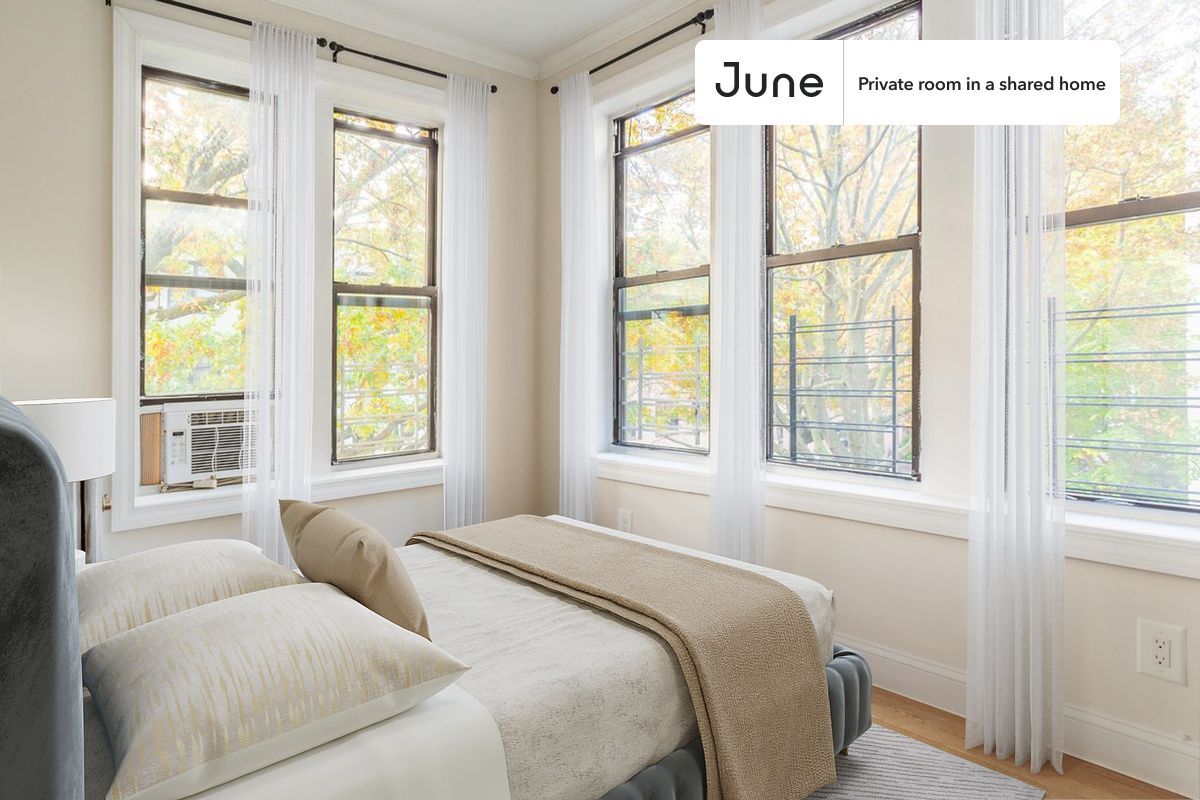 Primary Photo - Private bedroom in 4 bed/1 bath Home
