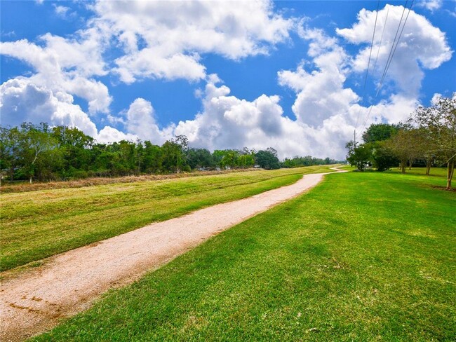 Building Photo - 10731 Cobblecreek Way