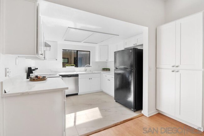 Building Photo - 5170 Clairemont Mesa Blvd