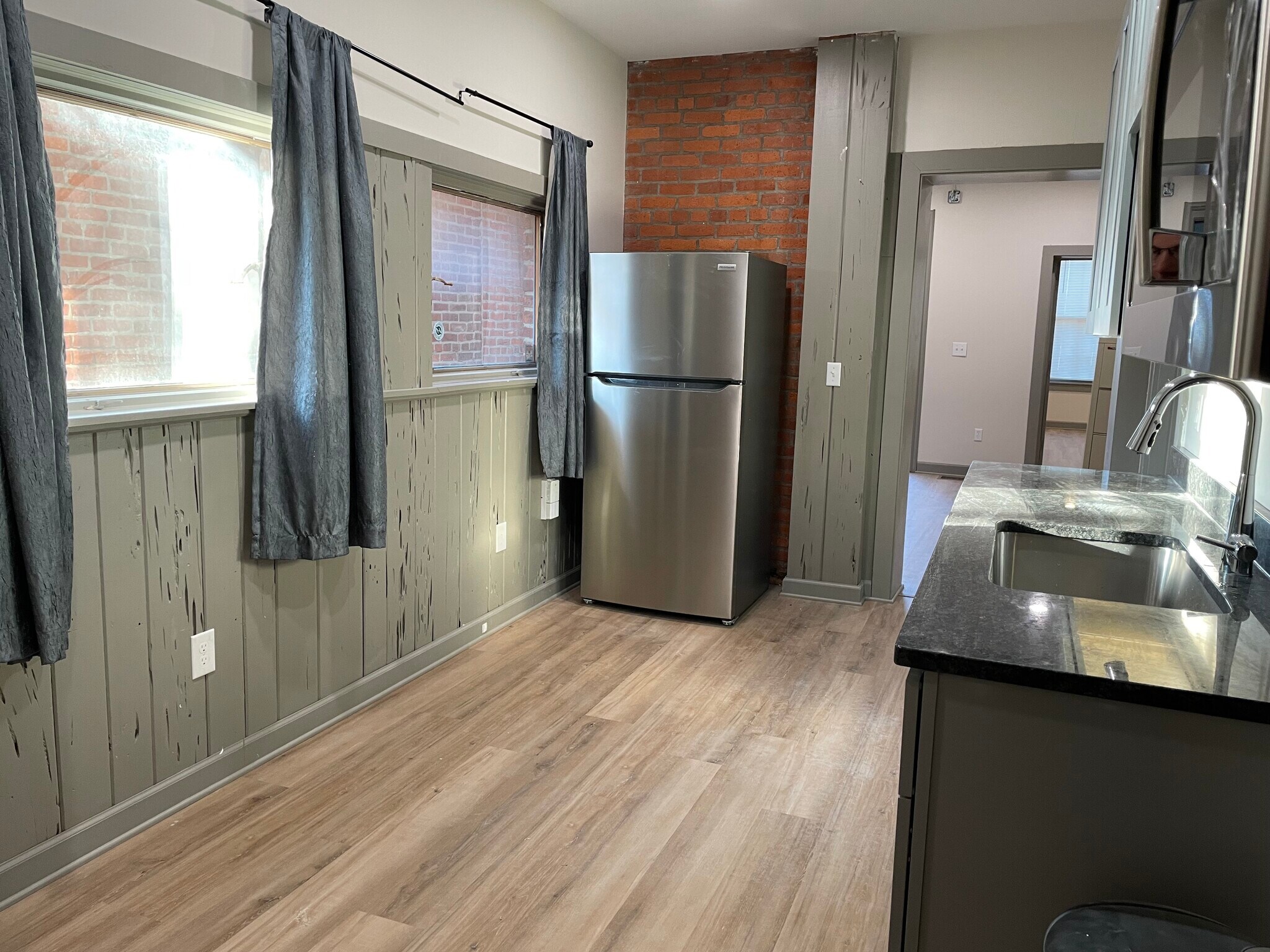 303 - 303 E Livingston Ave