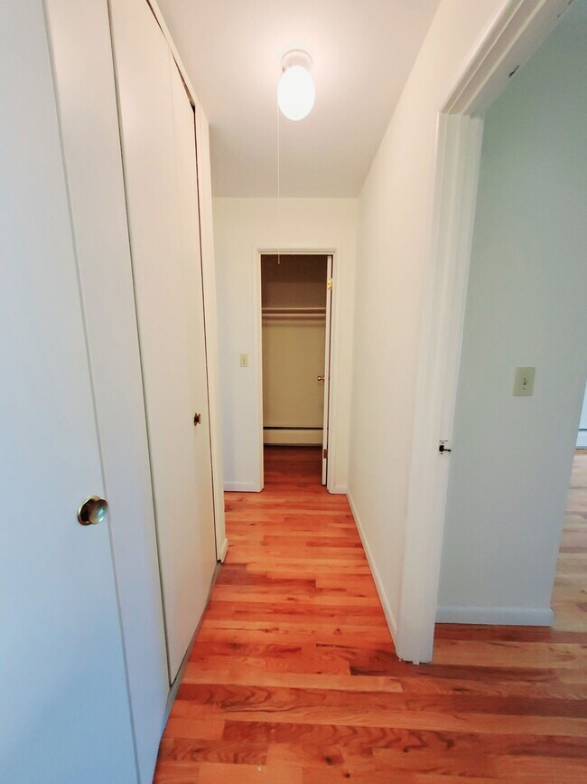 Building Photo - 960 Hope St