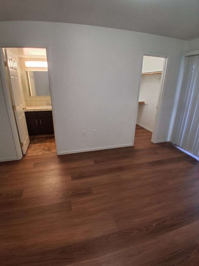 Building Photo - Great Condo for Rent!