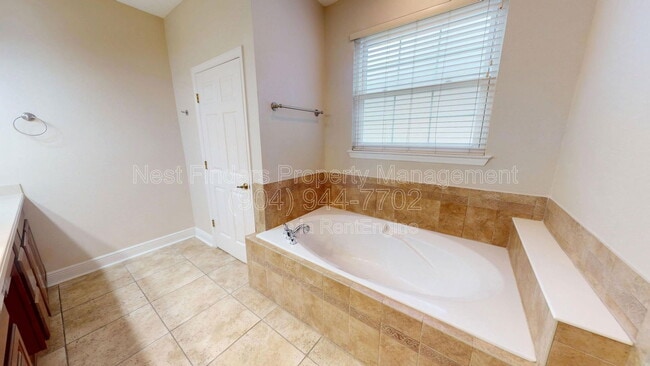 Building Photo - 3105 E Banister Rd