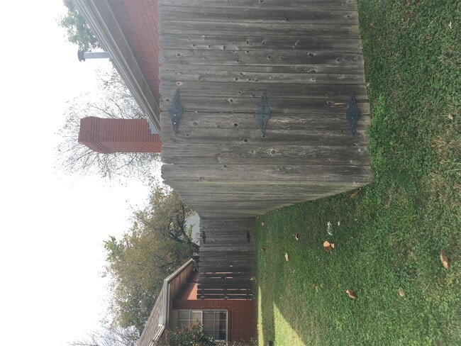 Building Photo - 111 Fox Run Pl