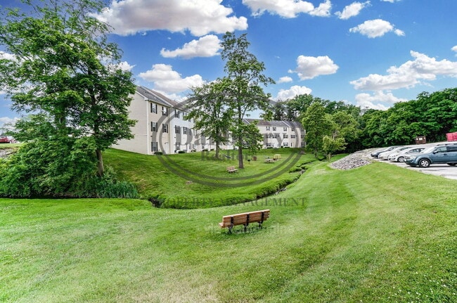 Building Photo - 1117 N Byrne Rd