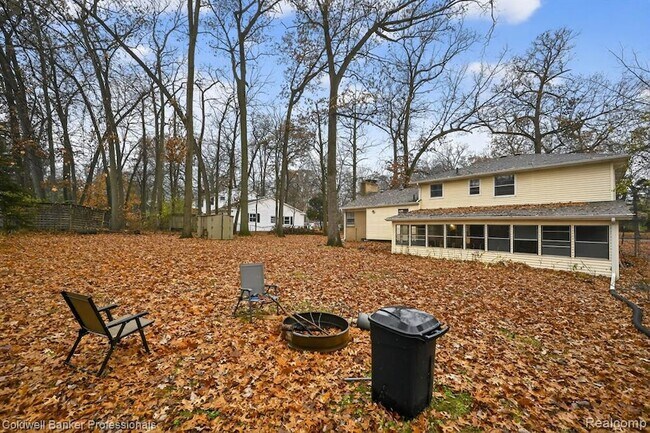 Building Photo - 4448 Greenwood Dr