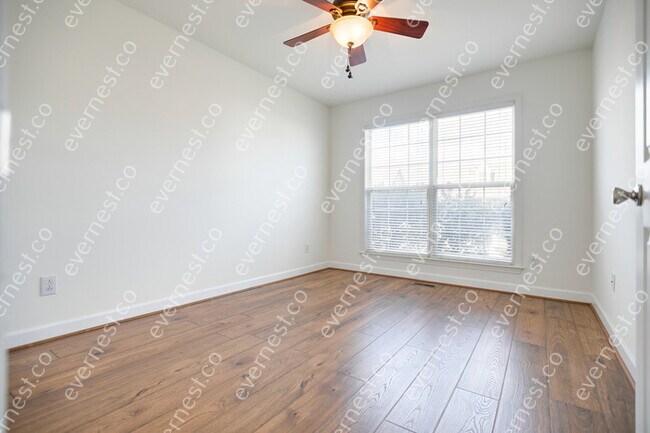 Building Photo - 1105 McDonough Cir