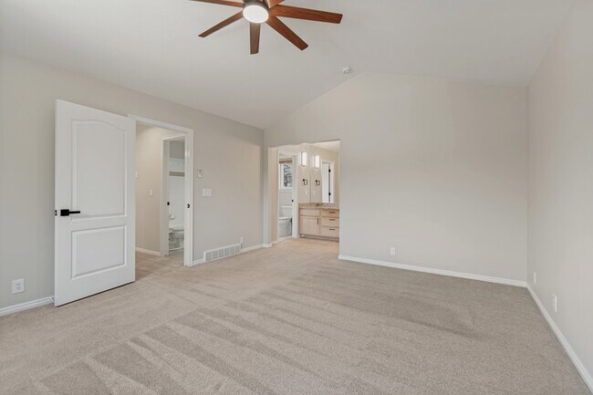 Building Photo - 11390 Mariposa Way