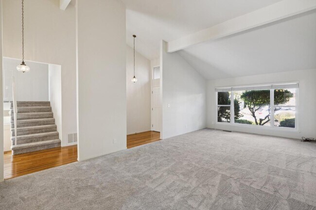 Building Photo - 2016 Fairmont Dr