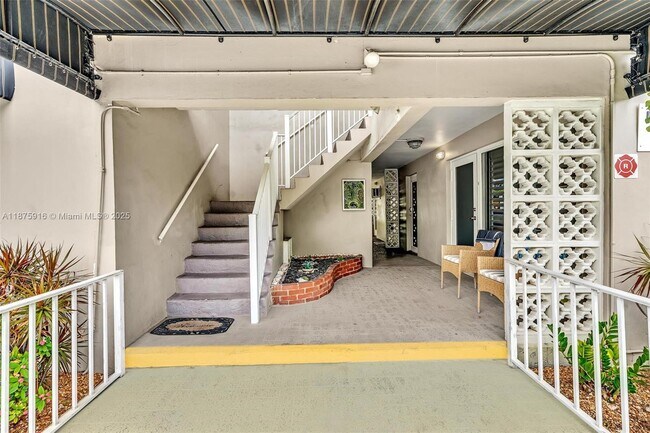 Building Photo - 2501 N Ocean Blvd