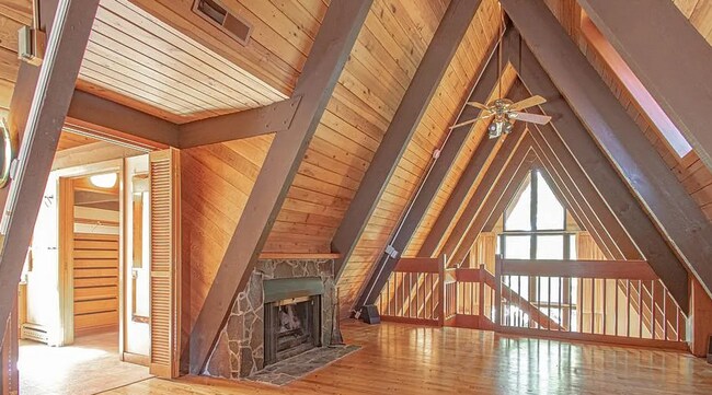 Primary Photo - HALF MONTH FREE OF RENT Charming A-Frame H...