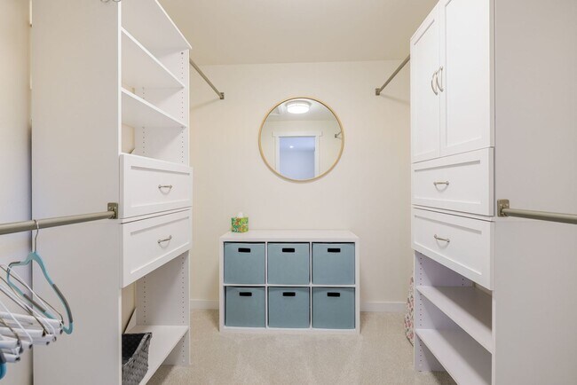 Building Photo - 3BR Furnished NW Bend Home