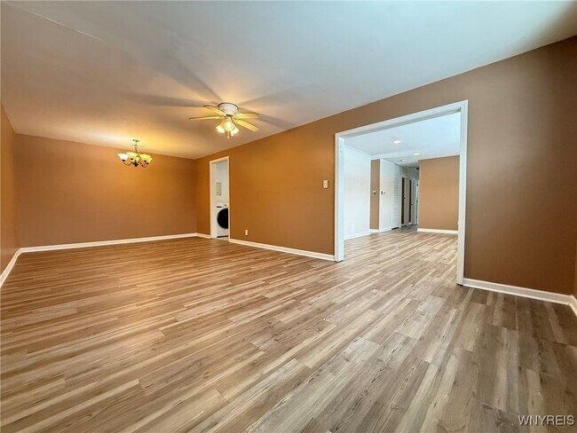 Building Photo - 52 Carol Ln