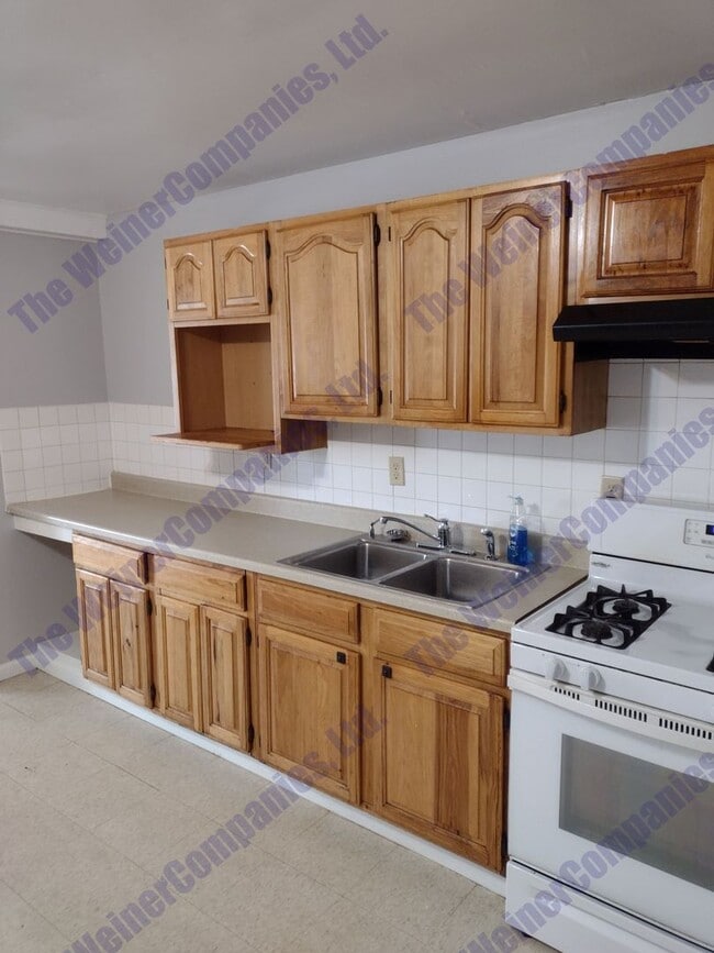 Building Photo - Sublease Available Now!!