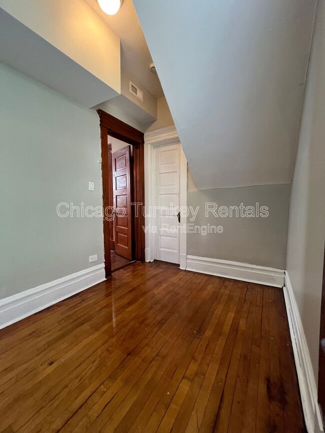 Building Photo - 2320 W 23rd St