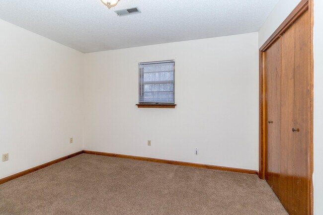 Building Photo - 1617-1619 Handley Place