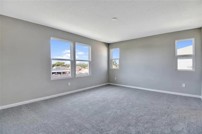 Building Photo - 560 Summit River Dr
