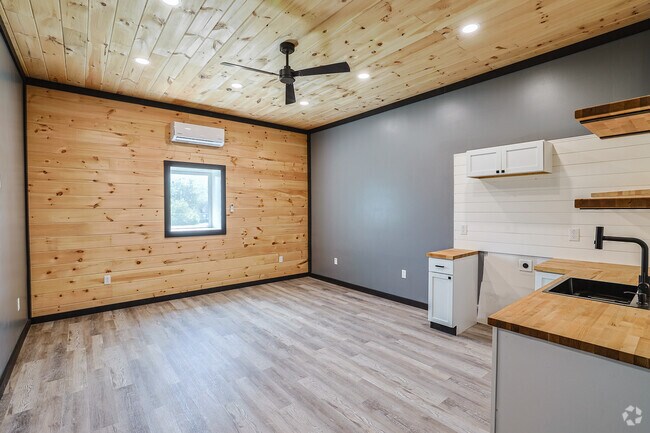 Studio - 400SF - Living Room / Kitchen - 3618 Shinnston Pike