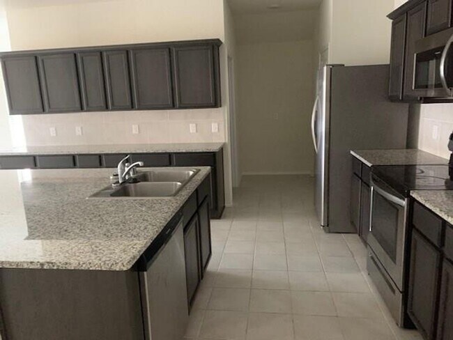 Building Photo - 814 Rustic Meadows Trl