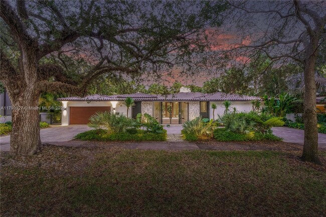 Building Photo - 2415 San Domingo St