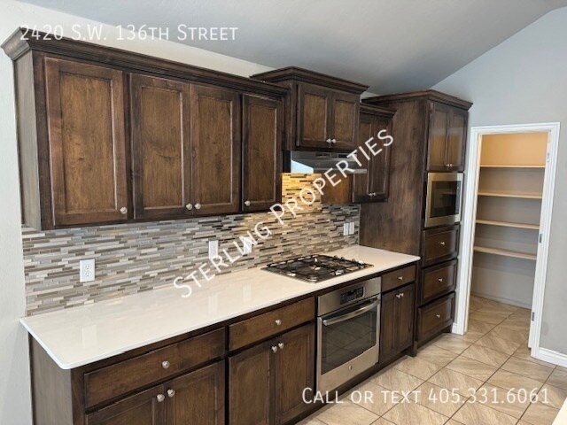 Building Photo - 2420 SW 136th St