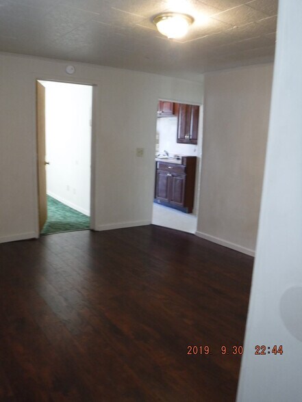 living room rom front door - 116 S G St