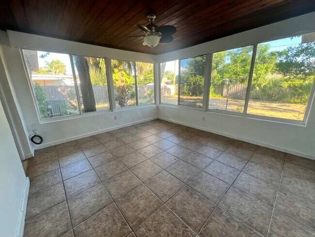Building Photo - 3700 Corrine Dr