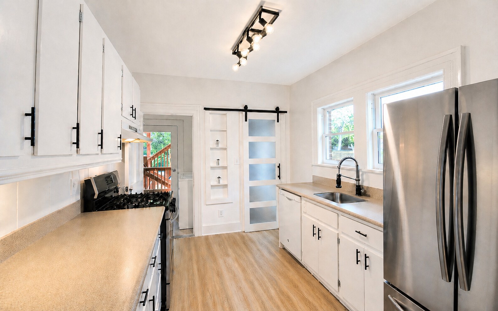 Kitchen - 861 Durant Pl NE