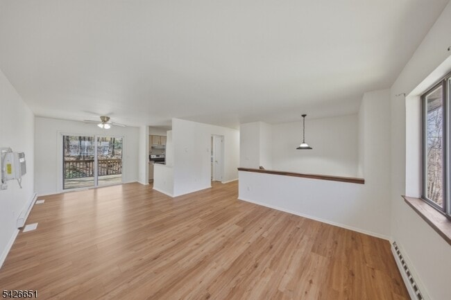 Building Photo - 15 Karen Rd